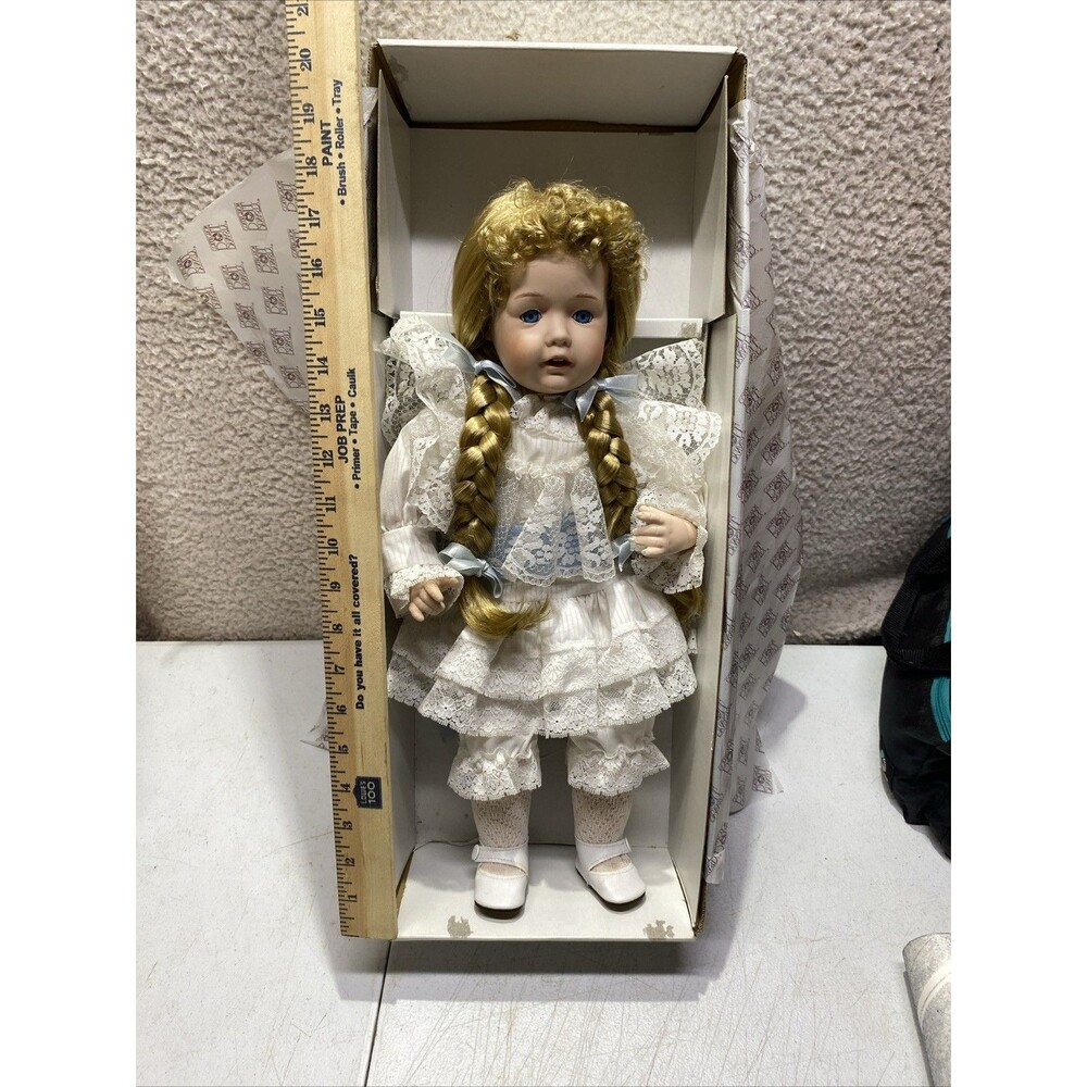 Gloria From Dynasty Doll Collection 18” Porcelain Doll. Musical Collection W/box